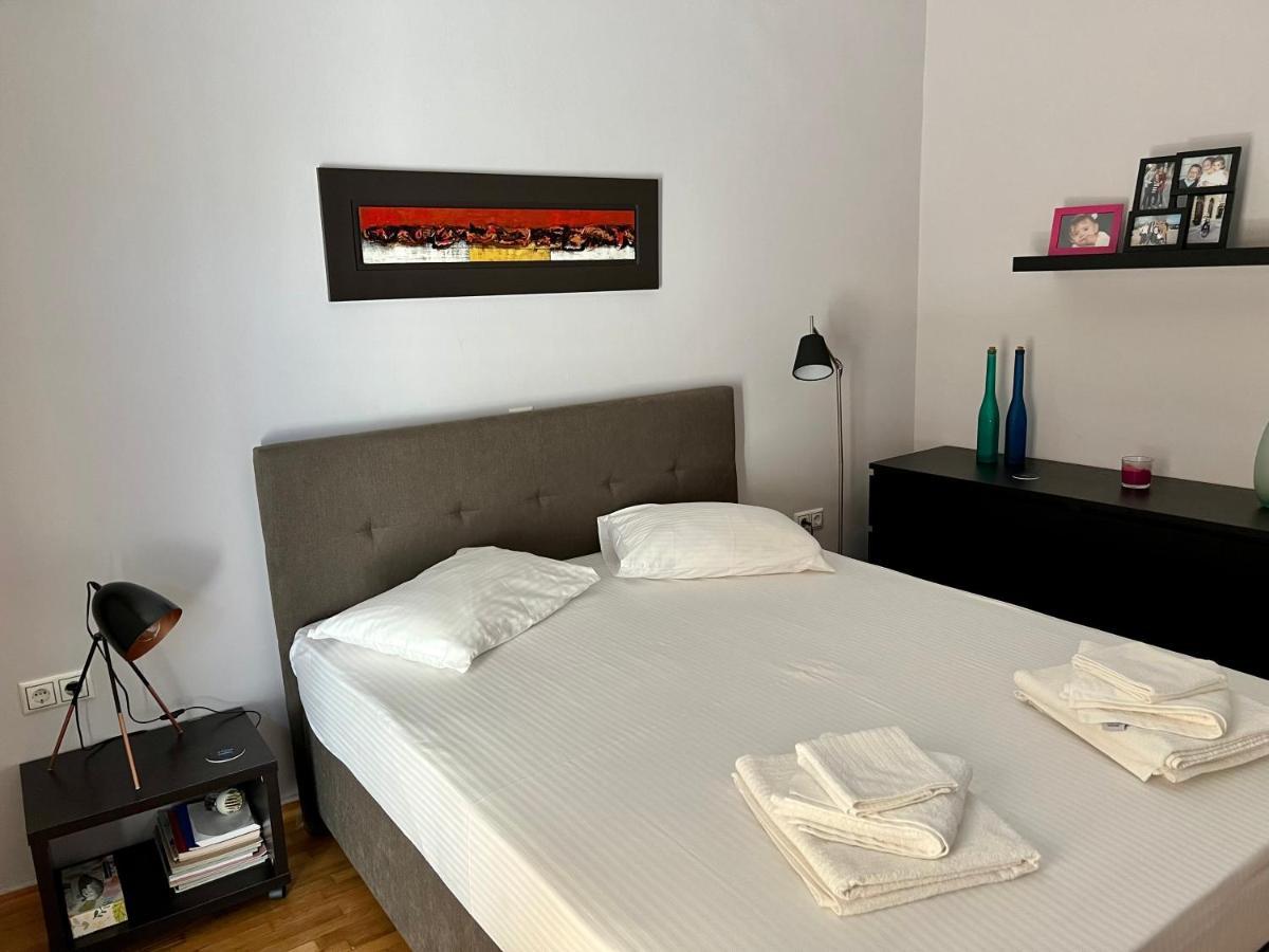 Central Kalamata Cozy Apartment מראה חיצוני תמונה