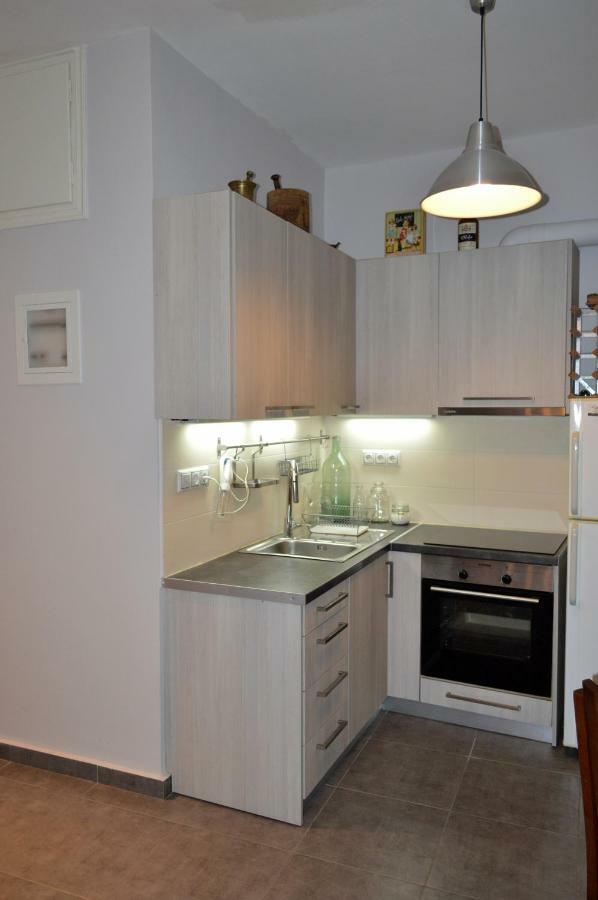 Central Kalamata Cozy Apartment מראה חיצוני תמונה